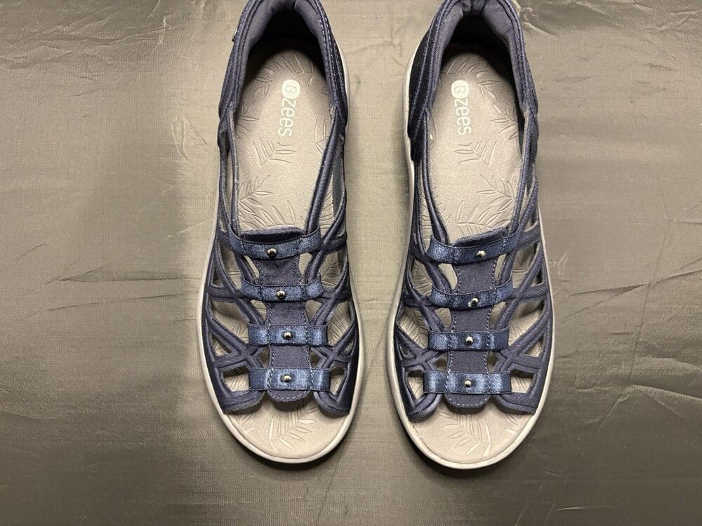 Bzees Women's Sapphire Washable Sandals Navy Size 9 Wide Pair of Shoes No Box